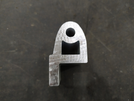 6063 Aluminiumlegierung Originalprofilteile mit CNC-Bearbeitung