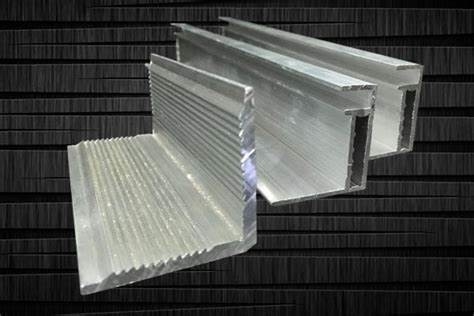 Sandstrahlen 6063 Aluminiumprofil für Schalungsarbeiten Industrieprofil aus Extrudiertaluminium
