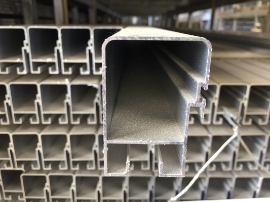Pulverbeschichtetes Aluminiumprofil für maßgeschneiderte Fenster- und Türlösungen Legierung 6082