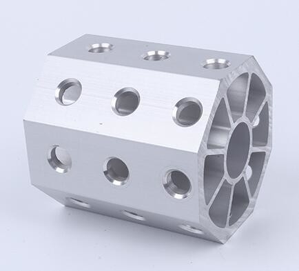 Aluminiumröhrchen EGT in industrieller Qualität für Aufbaubauten in der Automobilindustrie