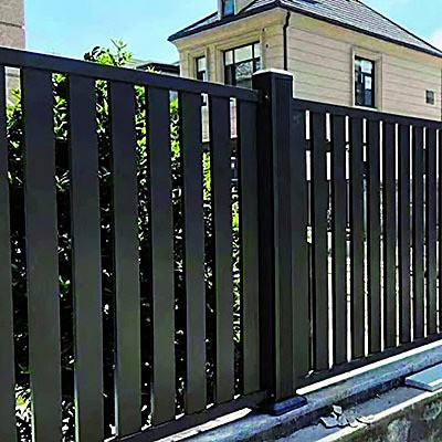 Custom Outdoor Metallzaunplatten Modernes Design Aluminium DIY Zaunprofile Toleranz ± 1%