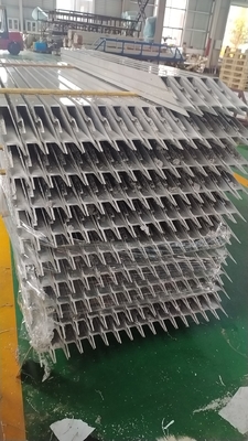 Aluminium-Extrusionsprofile und Fensterrahmen mit Edelstahlschirmnetzen