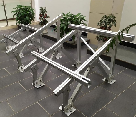 Zusammengefasste Aluminiumprofile für die Montage von Solarzellen 2023 Aluminium-Bodenregalsystem