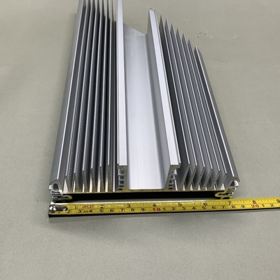 Quadratisch-Pulverbeschichtete Aluminium-Industrieheizprofile für individuelle Anwendungen