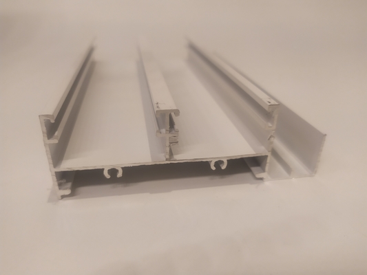 Aluminiumprofile für extrudierte Längen mit Bearbeitung in Blanco und Negro Farbe