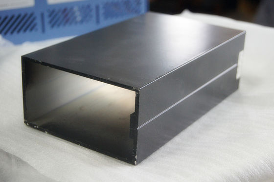 Holzfarbe Aluminium Quadratrohr mit Schweißdienst 1.5x0.75mm individuell gestaltete Dicke