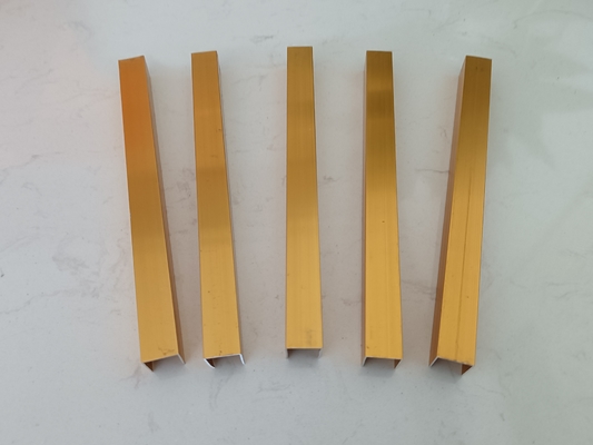 Polnische Bürste Pulverbeschichtung Goldene Anodisierung Holzkorn PVDF Gebäudebau Fenster Türen