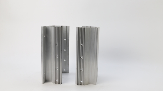 Silberanodisierte Aluminium-Extrusionsprofile für Motorgehäuse in individueller Größe