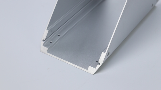 Silberanodisierte Aluminium-Extrusionsprofile der Serie 6000 mit individueller Größe