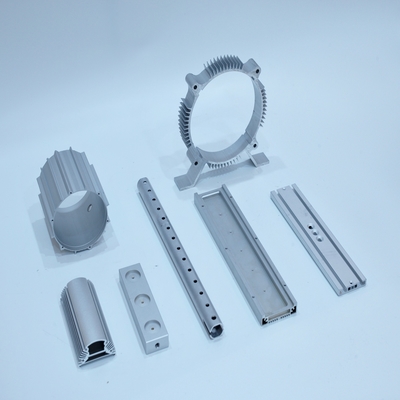 Aluminium-Extrusionsprofile für CNC-Verarbeitung, Stanzbohrung und Schneiden