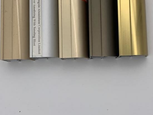 angepasstes Farbprofil aus Aluminium für Möbelschränke Tür und Fenster im GB-Standard