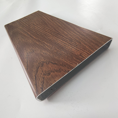 5.8-6.0M Länge 3D Holzkorn Aluminium Extrusionsprofile für Fenster Türen Pergola Boden