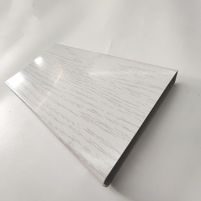 5.8-6.0M Länge 3D Holzkorn Aluminium Extrusionsprofile für Fenster Türen Pergola Boden