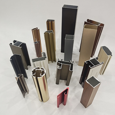 Holzkorntransfer-Aluminium-Extrusion für Fensterprofile in Mittel- und Südamerika