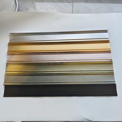 Polerierte, gebürstete, anodisierte, pulverbeschichtete Aluminiumprofile aus Holzkorn für Türen und Fenster