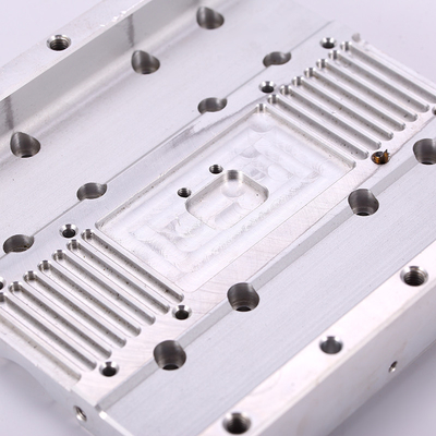 Großflächige Industrieteile aus nichtstandardisiertem Aluminium für die Elektrophorese