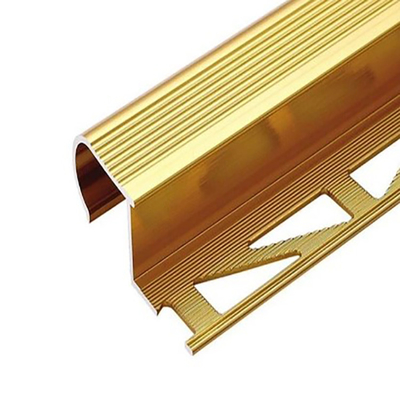 Aluminium-Treppenhalter für Bodendekoration 5.8-6.0M Länge Prozesstiefe Präzisionsbohrung