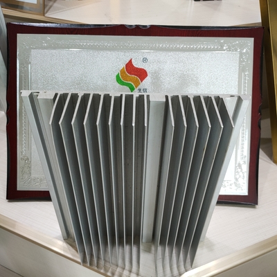 Erweiterte Aluminiumprofile für kundenspezifische anodisierte Wärmesenkungen