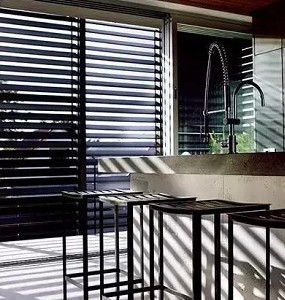 Katalog-Stil Aluminiumprofil für Rolltür-Fensterverschluss-Schiefer-Pulverbeschichtung