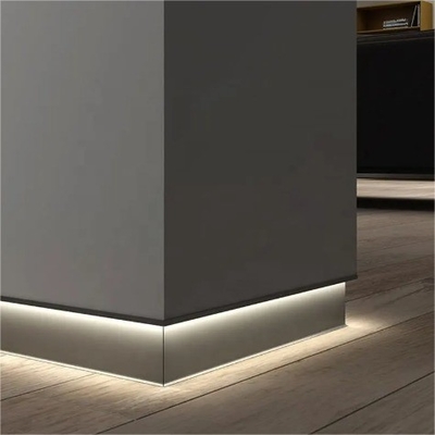 Schieben und ziehen Sie PVC Custom Modern Flooring Baseboard Beleuchtung Profil mit LED-Licht