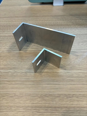 80x40x40mm Aluminium-L-Form-Solarplatten-Halterung mit Pulverbeschichtung