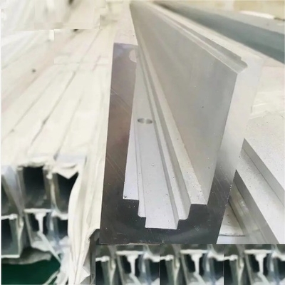 T5 Aluminium-U-Kanal-Glas-Handgelenk-Gitterbalustrade Postprofil für Terrassenzaun