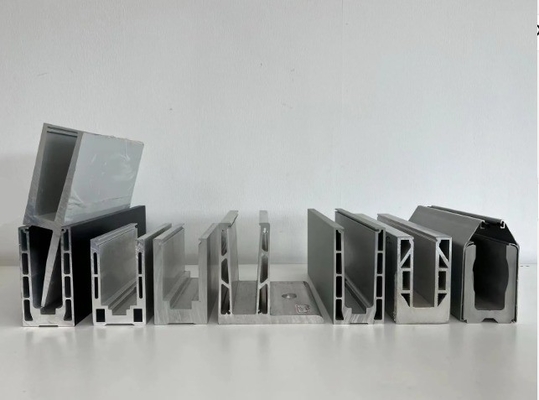 T5 Aluminium-U-Kanal-Glas-Handgelenk-Gitterbalustrade Postprofil für Terrassenzaun