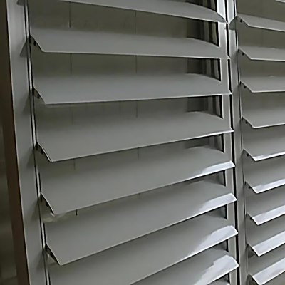 Aluminiumprofilfenstersystem mit tiefgehender Prozessbohrung, Präzisionsbohrung und CNC-Schnitt