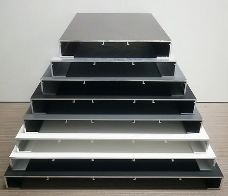 Aluminium Extrusion mit Türrahmen und GB5237-2008 Norm für Präzisionsschneiden CNC