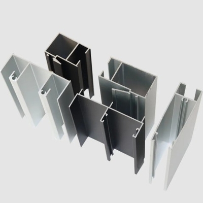 Aluminiumprofile für Türen und Fenster im Hausbau