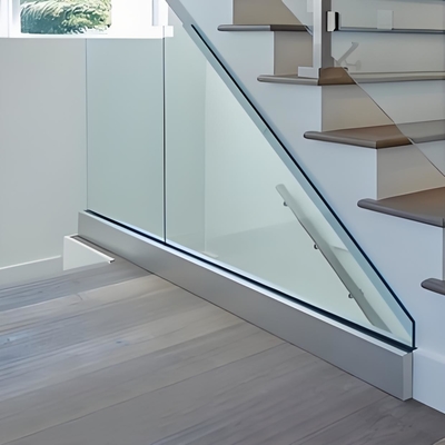 Bauernhaus-Stil U-Kanal-Rahmenlose Glasbalustraden-Handgriffe für Balkon-Treppengeländer
