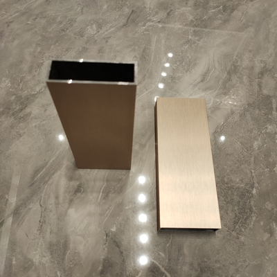 Titanium-Anodisierungs- gebürstete rechteckige Rohre Modernes Design Aluminiumlegierung Profil