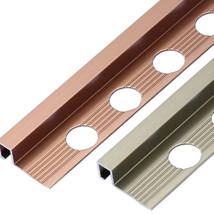 Aluminium-Treppenhalter für Bodendekoration 5.8-6.0M Länge Prozesstiefe Präzisionsbohrung