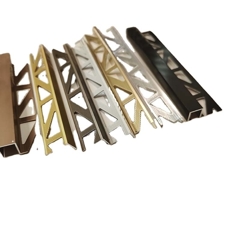 T3-T6 Altersbehandlung Aluminium Eckfliesen Rand Trim von Shengxin mit ± 1% Toleranz